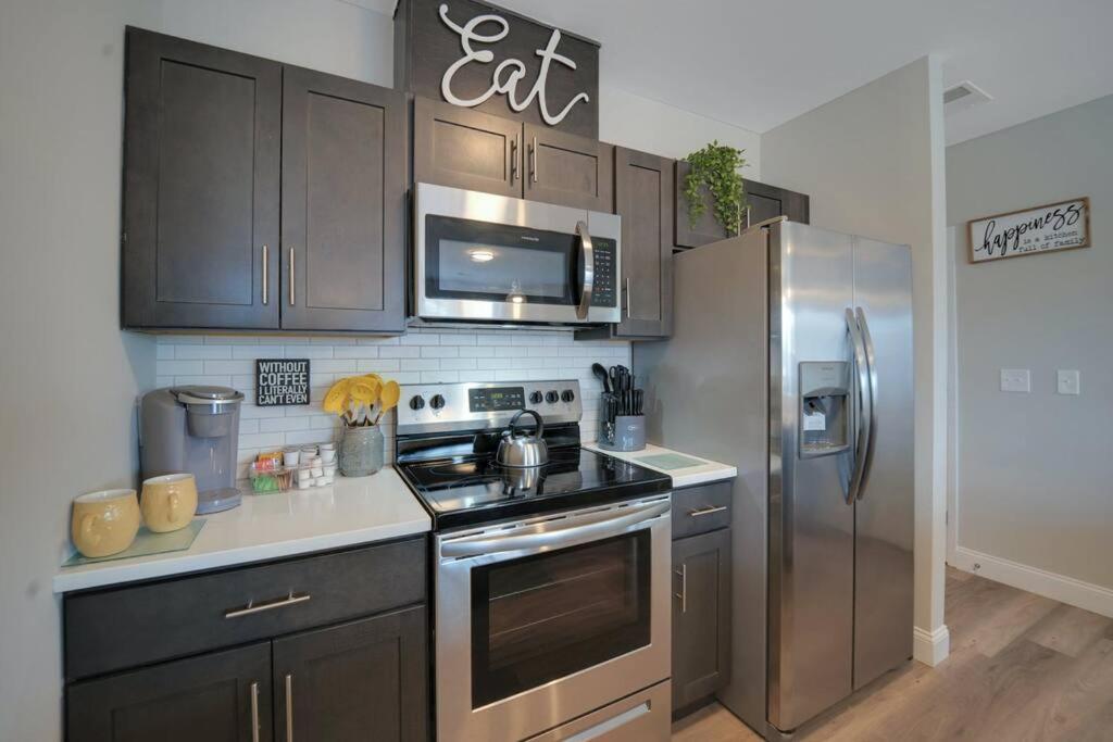 Beautiful 2Br Apt/Ewr Airport/King /Free Parking Newark Exteriér fotografie