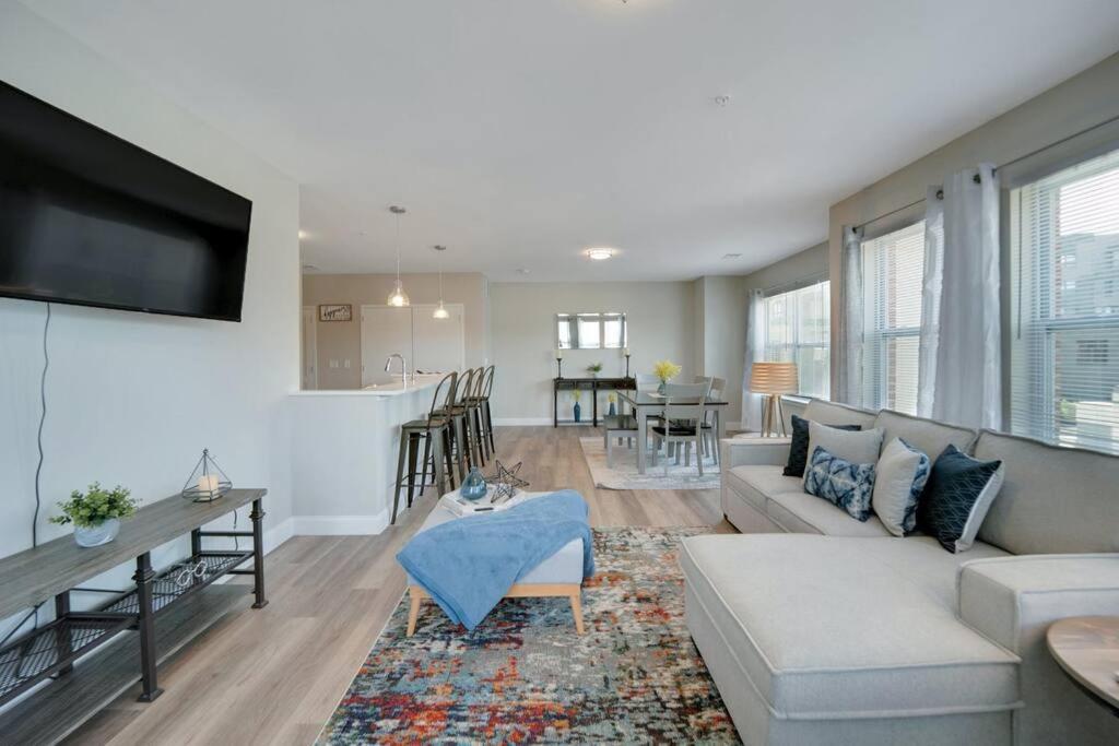 Beautiful 2Br Apt/Ewr Airport/King /Free Parking Newark Exteriér fotografie