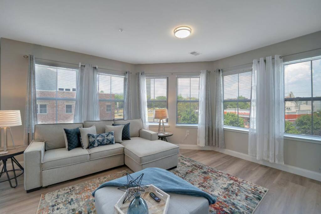 Beautiful 2Br Apt/Ewr Airport/King /Free Parking Newark Exteriér fotografie