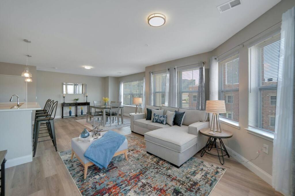 Beautiful 2Br Apt/Ewr Airport/King /Free Parking Newark Exteriér fotografie