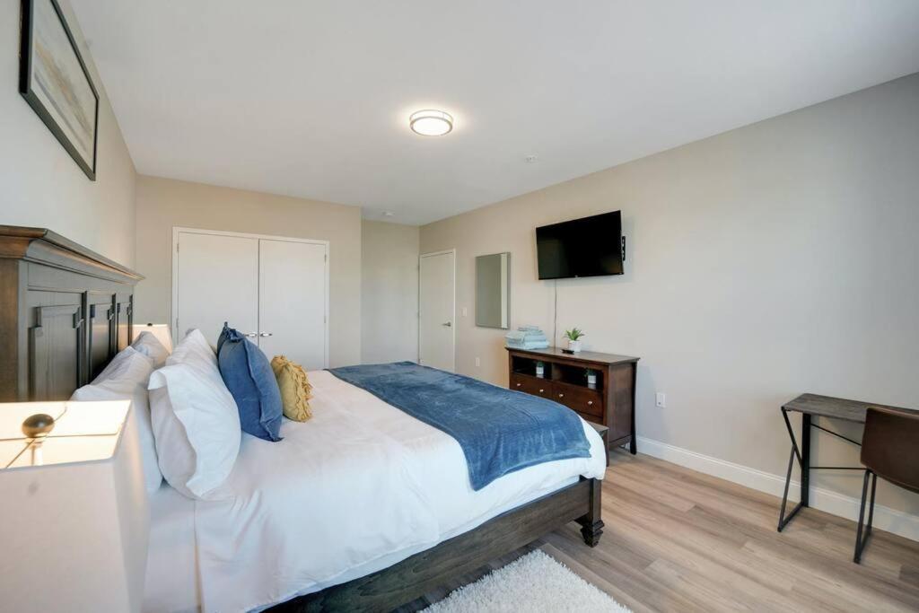 Beautiful 2Br Apt/Ewr Airport/King /Free Parking Newark Exteriér fotografie