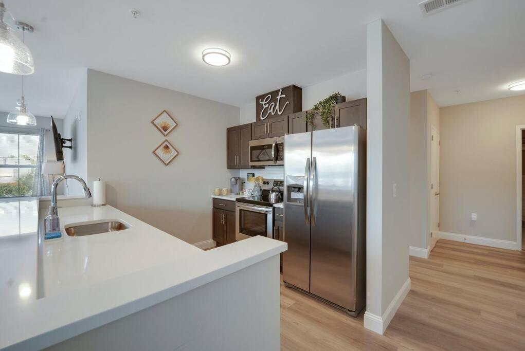 Beautiful 2Br Apt/Ewr Airport/King /Free Parking Newark Exteriér fotografie