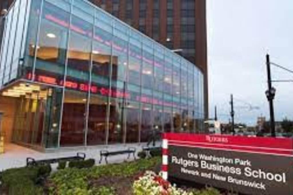 Beautiful 2Br Apt/Ewr Airport/King /Free Parking Newark Exteriér fotografie