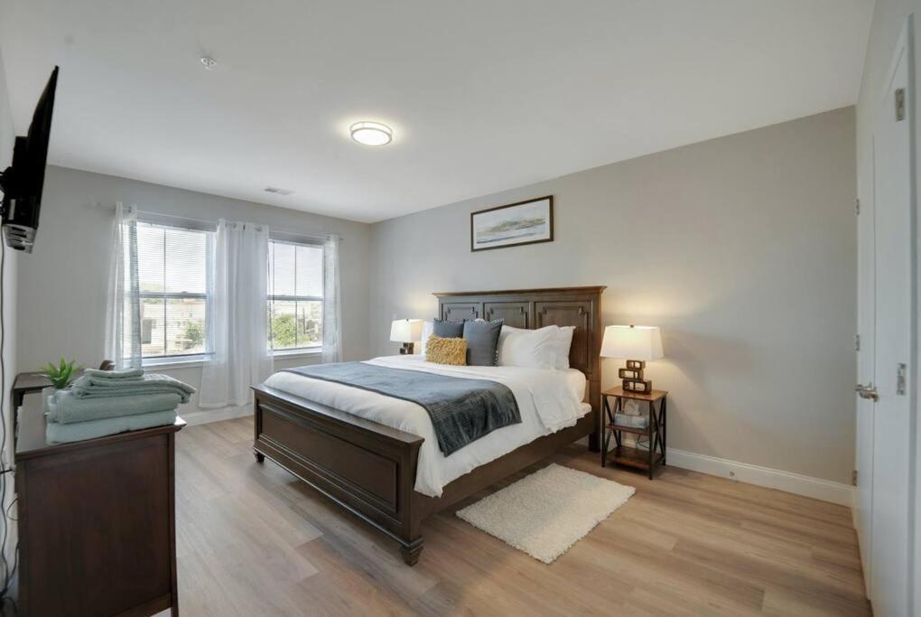 Beautiful 2Br Apt/Ewr Airport/King /Free Parking Newark Exteriér fotografie