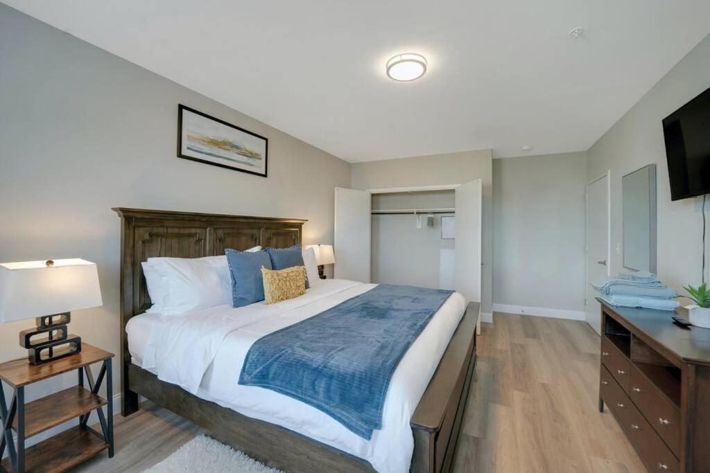 Beautiful 2Br Apt/Ewr Airport/King /Free Parking Newark Exteriér fotografie