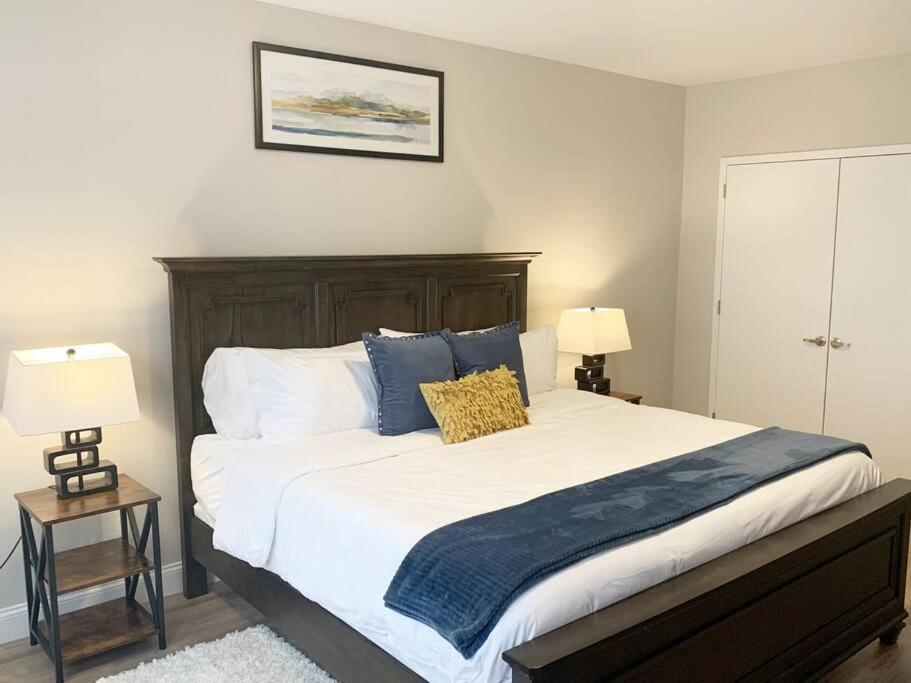 Beautiful 2Br Apt/Ewr Airport/King /Free Parking Newark Exteriér fotografie