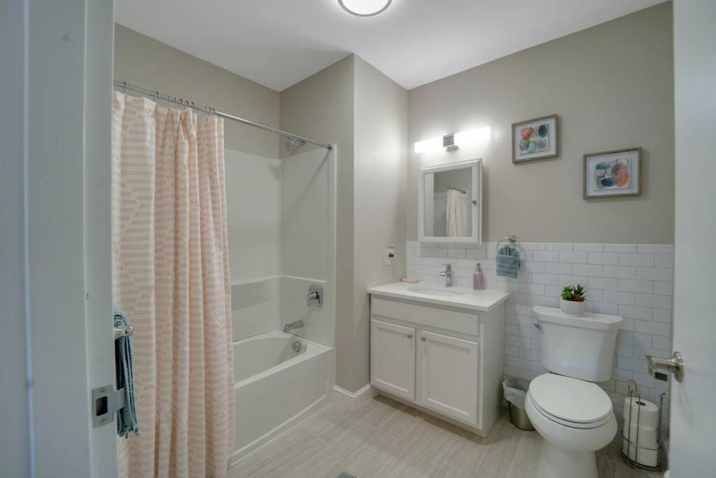 Beautiful 2Br Apt/Ewr Airport/King /Free Parking Newark Exteriér fotografie