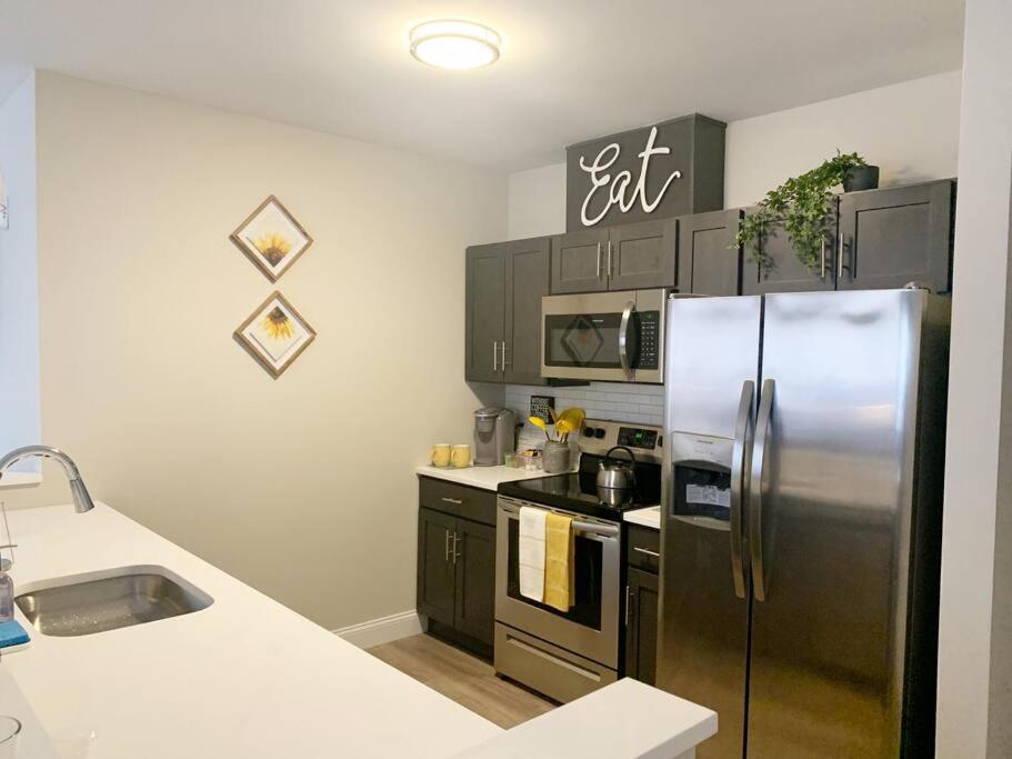 Beautiful 2Br Apt/Ewr Airport/King /Free Parking Newark Exteriér fotografie