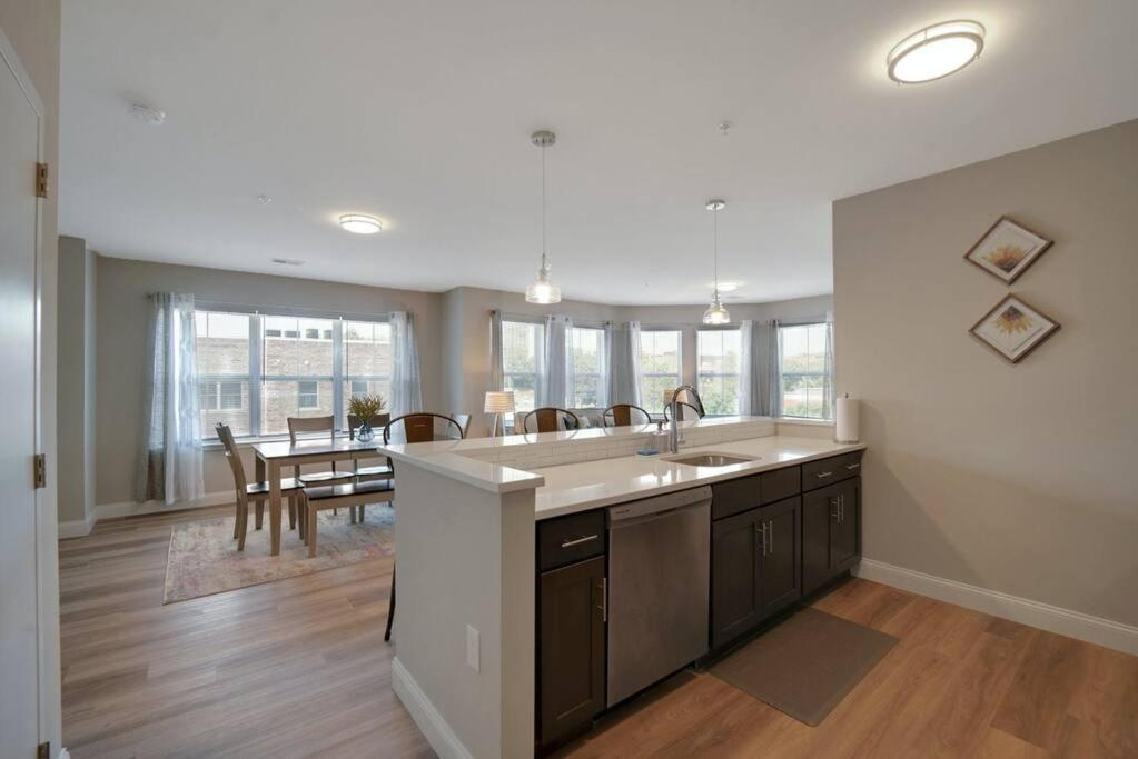 Beautiful 2Br Apt/Ewr Airport/King /Free Parking Newark Exteriér fotografie